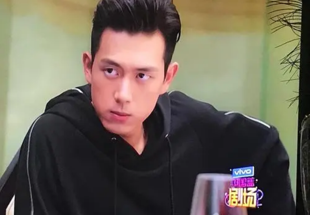 李现拒高中生角色引爆热搜,网友笑翻,李晨评论区成欢乐源泉!