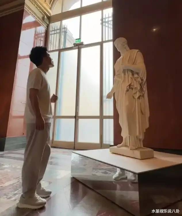 无知真可怕！这次，离开东方甄选的董宇辉，在巴黎真面目暴露无遗