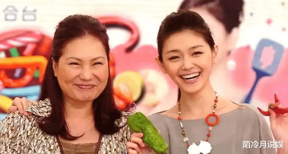 S家的那点腌臜事藏不住了！王伟忠在节目上那个意味深长的笑太绝了！