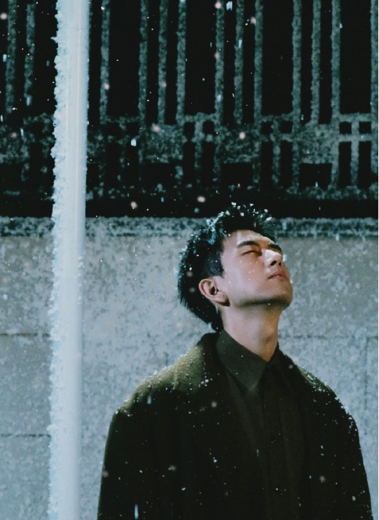 李现拒高中生角色引爆热搜,网友笑翻,李晨评论区成欢乐源泉!