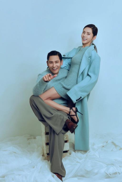 秋瓷炫于晓光带儿子现身机场,一家三口很温馨,女方不计男方往事