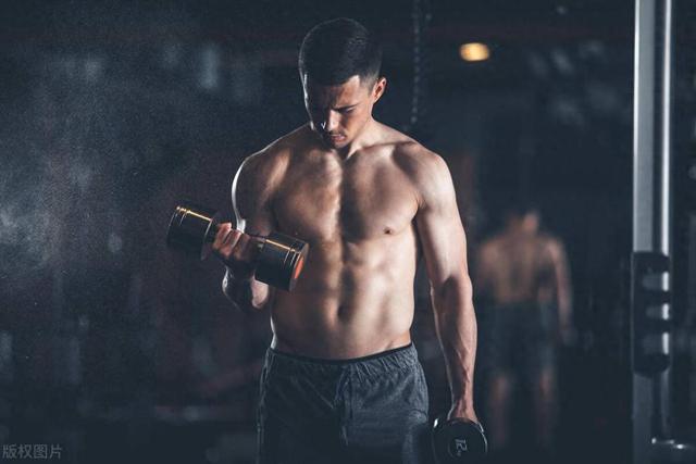 男人多练这6个动作,保持一副好身材,找回年轻体态