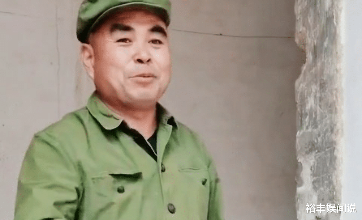 51岁网红“建荣”不幸猝逝!生前常组织做白活,因眉毛粗黑惹非议