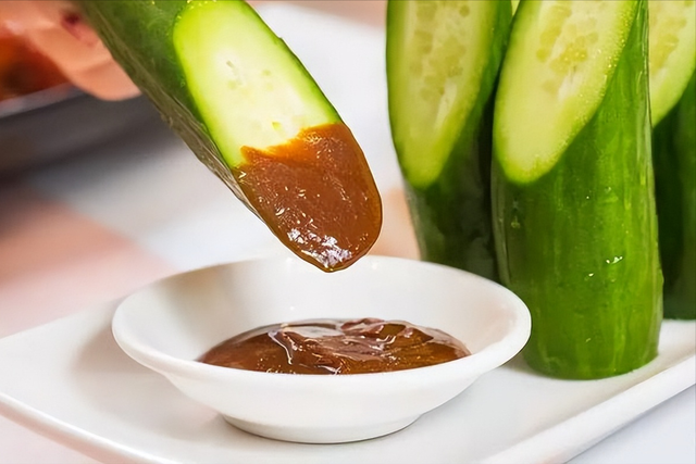 肠胃不好不能吃黄瓜？医生建议：若想肠胃健康，3种蔬菜多吃些