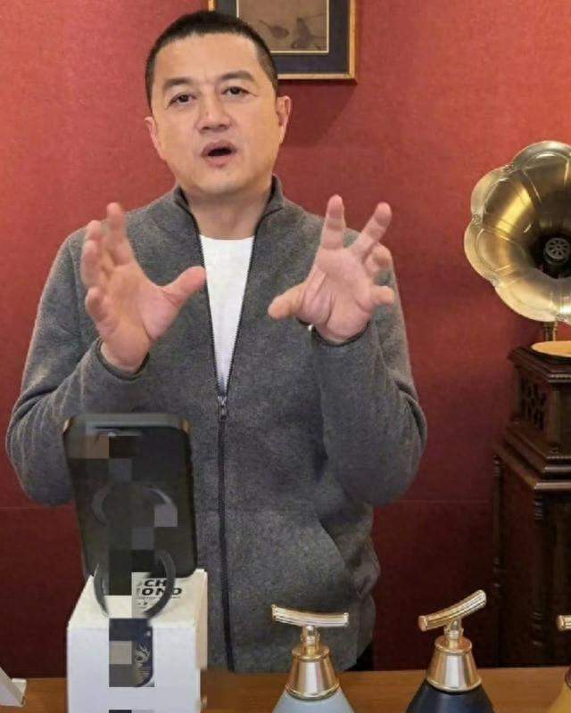 李亚鹏白酒卖不动，5亿种茶8亿造车20亿搞火锅，也全都“凉凉”