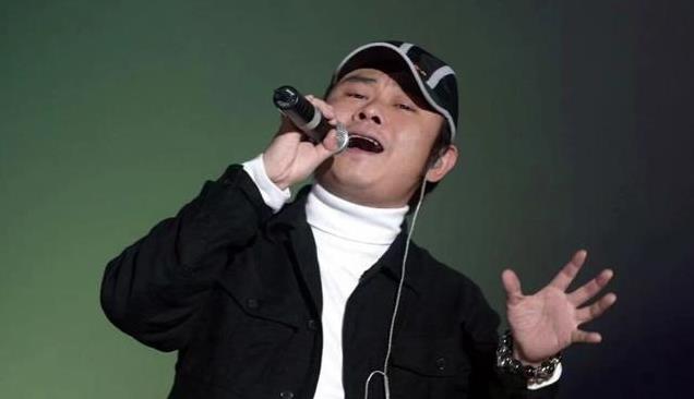 远离“造神”陷阱，官媒发文辟谣，揭开53岁刀郎的“真实现状”