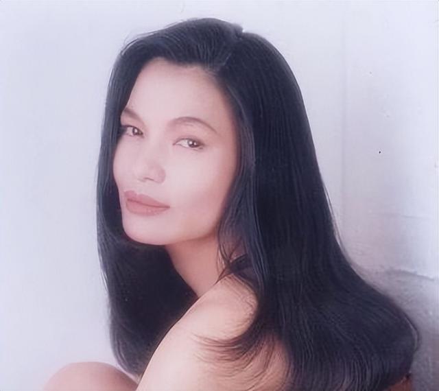 “宁愿丑成怪物”也要永葆青春，这8位明星早已整的“惨不忍睹”