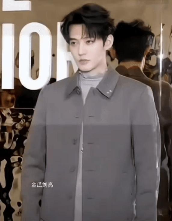 北京这一夜,帅到失语的邓为、于适生图出圈,连王俊凯都黯然失色