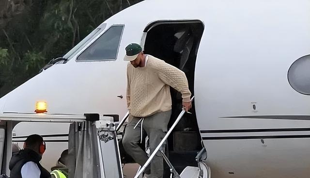 和霉霉谈了半年恋爱，他各种花了800万美金？ 钱包危啊！