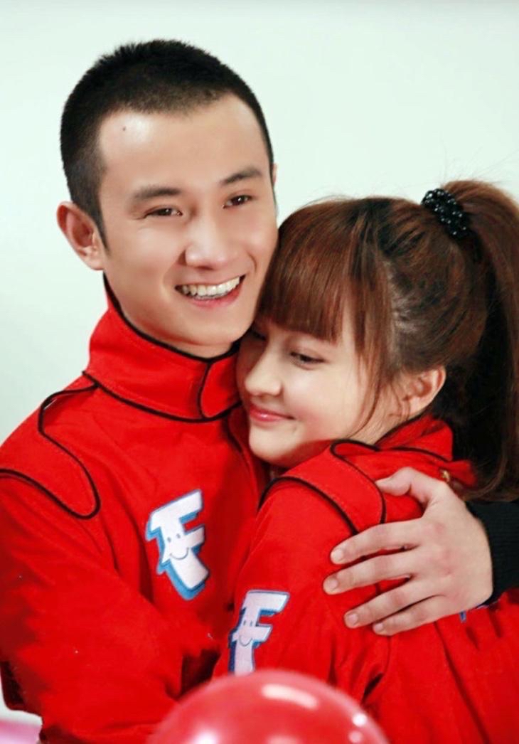 42岁姚笛近状曝光,现身加拿大被偶遇,素颜露面状态超好