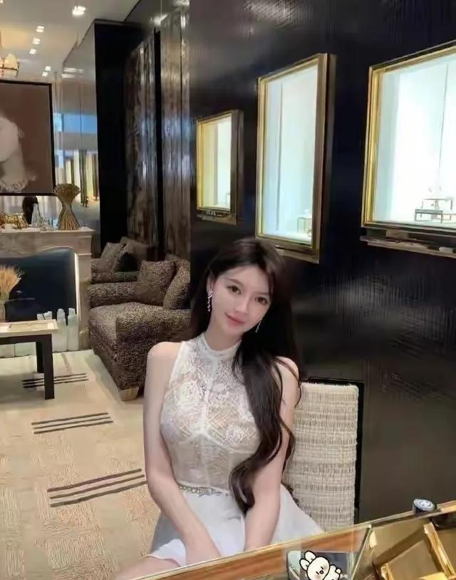 辛巴怒怼叶柯父母学历造假，张雪峰：遛狗请拴绳，黄晓明紧急回应