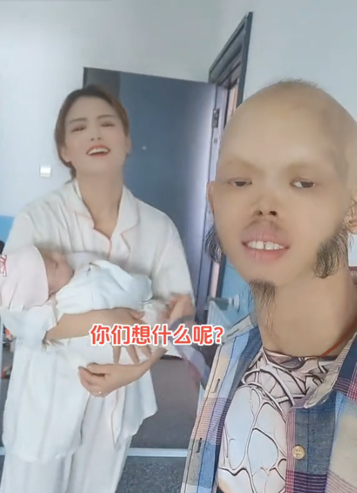 癞蛤蟆专吃天鹅肉!“妖魔”演员李平安,长相怪异却得“美艳”妻