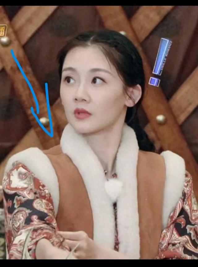 《妻旅6》中,当苗苗再次被要求跳舞助兴时,郑凯选择了站出来…