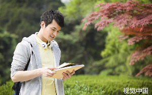 师傅叮嘱我3年内不要给人看相：「给死人看相应该不算违规吧？」