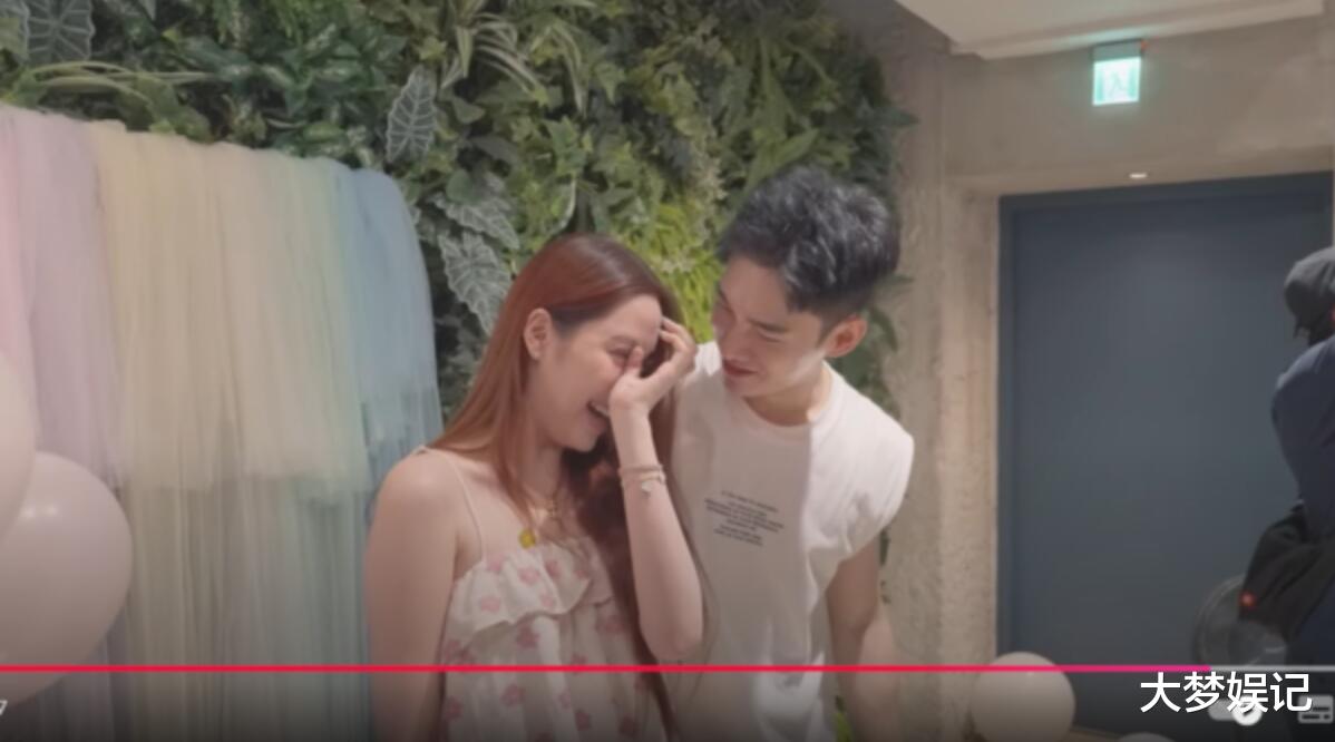 欧阳妮妮公开宝宝性别“气球一戳破哭了”!张书豪:蛮冲击的