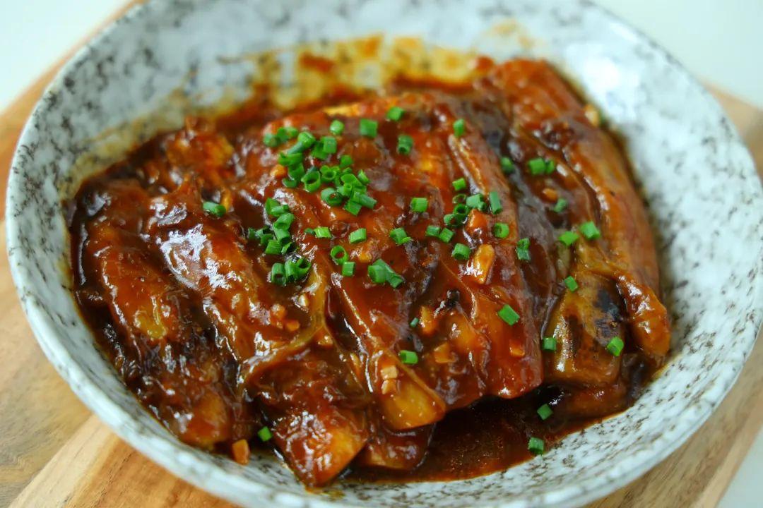 夏天茄子最火的做法!不炒不油炸,一蒸一煎,出锅2碗米饭不够吃