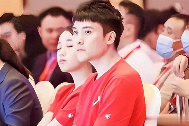 马云刘强东没做到的事,被个保安做到了,靠十块钱啤酒狂赚八个亿