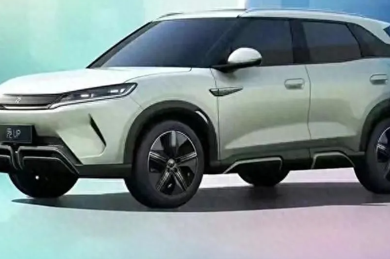 比亚迪猛推9万元SUV，3天破2万，配置拉满，大空间又豪华，真香！