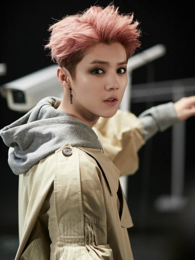 别再给军人这个职业抹黑了,这4位明星演军人看着难受,玩儿呢?