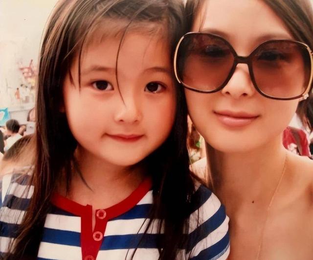 13岁时被富豪狂追了六年,长了一张旺夫脸,当初一晚狂赚了13亿