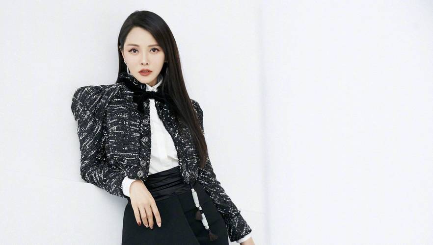 伊能静带员工香港游：瘦身背后的故事与容颜变化