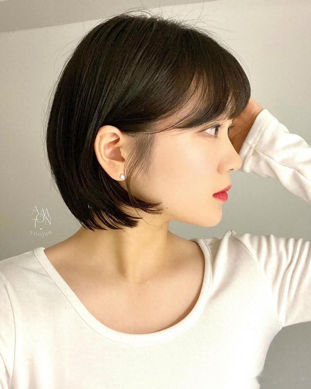 女士短发别乱剪，最时尚还是波波头，百变减龄美美哒