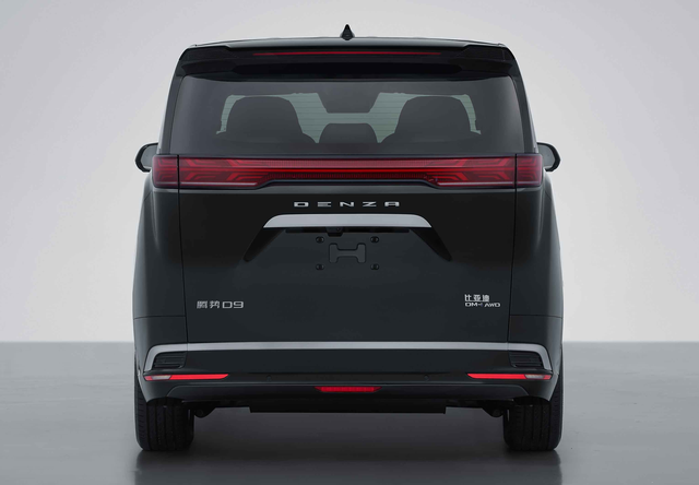 25款腾势D9实车现身,配“天神之眼”智驾,换第五代DM技术+怀挡