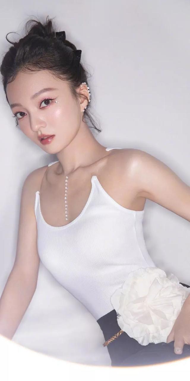 大美女,张韶涵。太美了