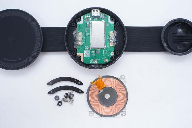 苹果全家桶同时充,折叠还便携,安克25W Qi2三合一无线充电器拆解