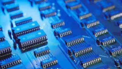 北大天才少年帮美国攻克1nm芯片技术后，一个奇怪的现象出现了