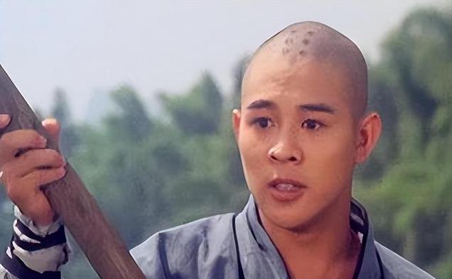 李连杰功夫很好却没有艺德，我让他大红大紫，他见我连招呼都不打