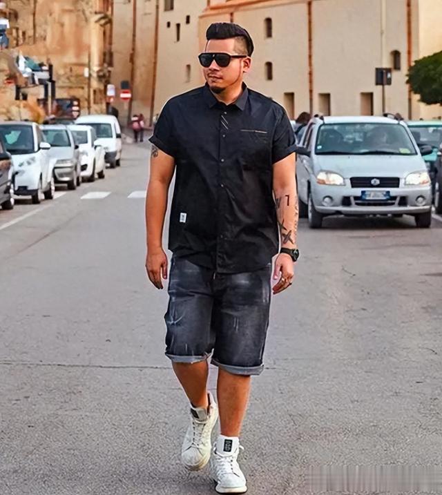 为什么劝中年胖男人:穿得简约、色彩清新、发型干净?看完就懂!