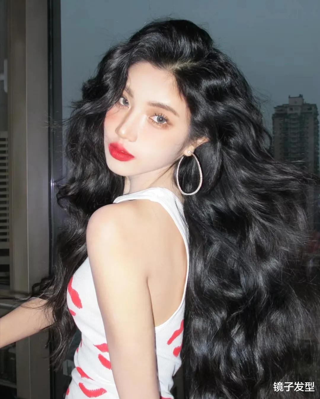 港风长卷发,让你脸蛋小一倍,又美又迷人