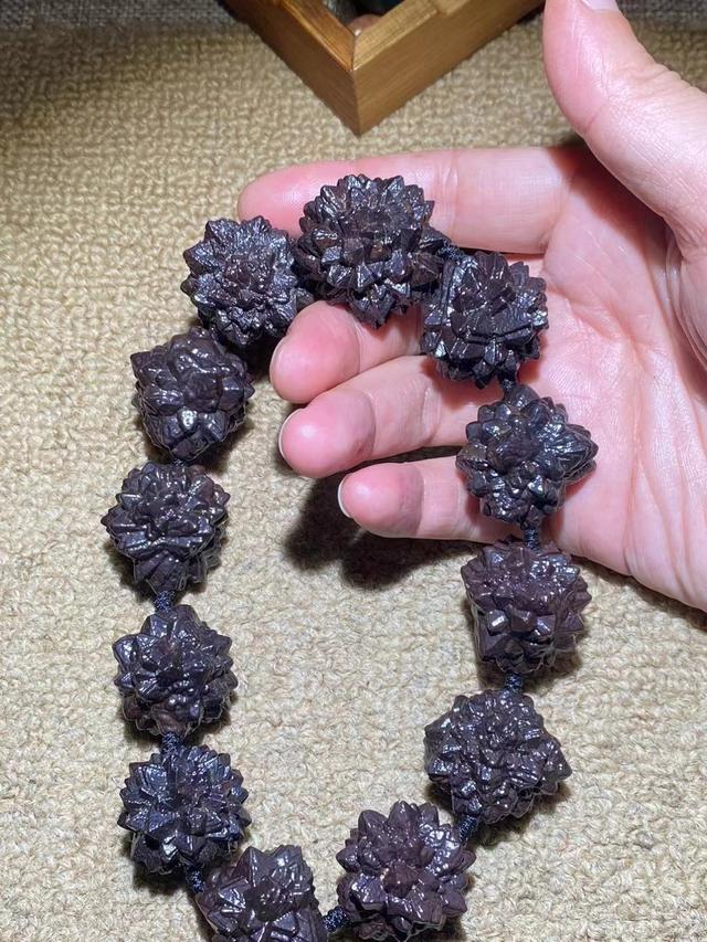 炸毛文玩——黑金刚，盘主们根本无法下手，却依然火出圈