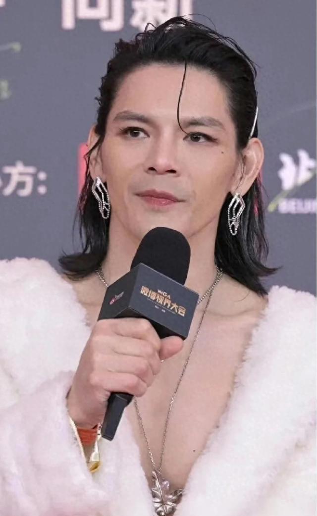 向太亲自出马！请晓华为向佐量身定制完美发型，网友：完美之选