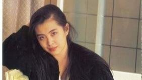 王晶又说大实话，王祖贤的腿到底有多丑？看完这组照片你就明白了