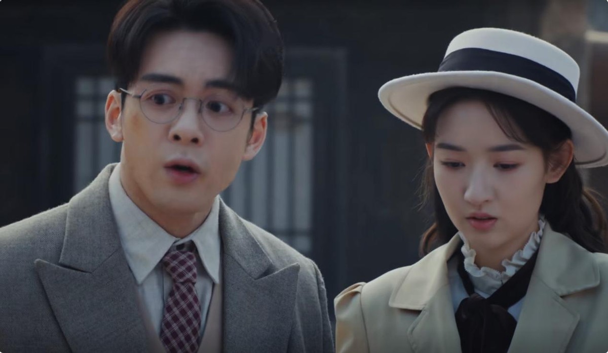 当30岁陈都灵对比43岁张瑶,我终于明白,颜值在气质面前不值一提