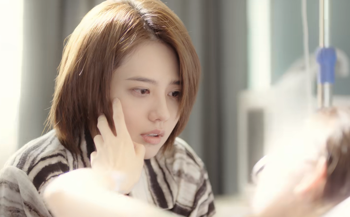 《边水往事》女赌王荣姐:戏里土掉渣,年轻靓到炸,还是挂历女神