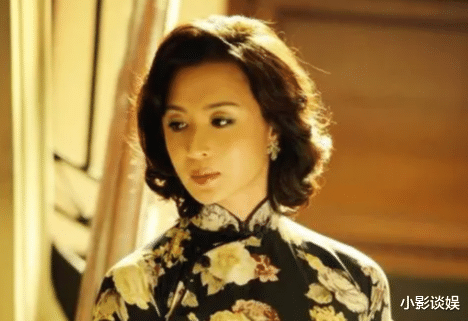 金星举旗暴露政治立场，演出被取消，最终沦落成了过街老鼠