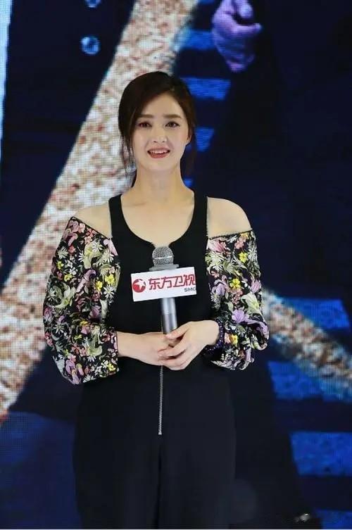 3位貌美却身材魁梧的“大体格子”女星,就吃亏在“肩膀”上!