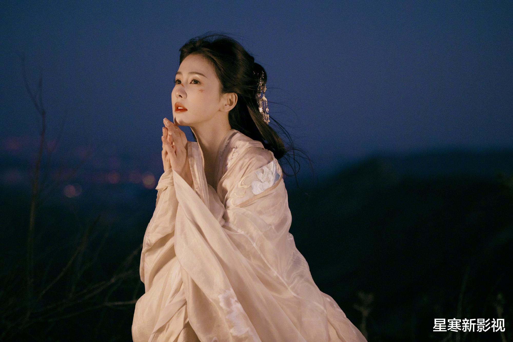 杨颖|《奔跑吧》一姐之争再起,杨颖回归太强势,白鹿团宠地位恐不保?