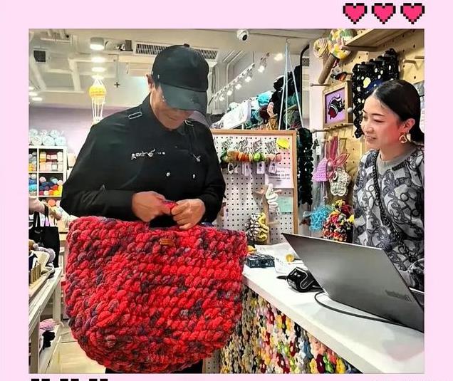 古天乐出席活动脸部僵硬 与甘比合影拒绝比心 甘比很尴尬 当场黑脸