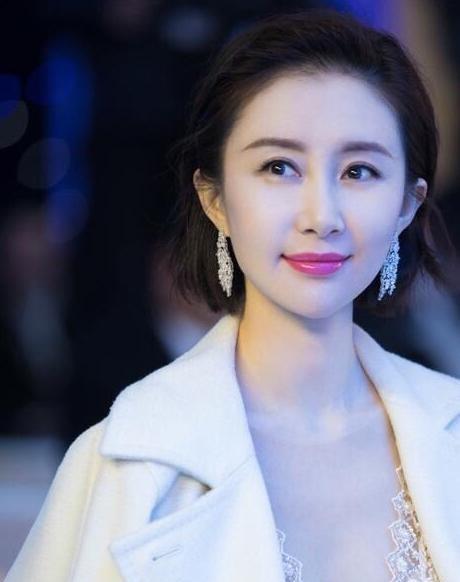 真正的花魁根本不用旁白尬吹,人群中一眼夺目的绝色,只服这7位