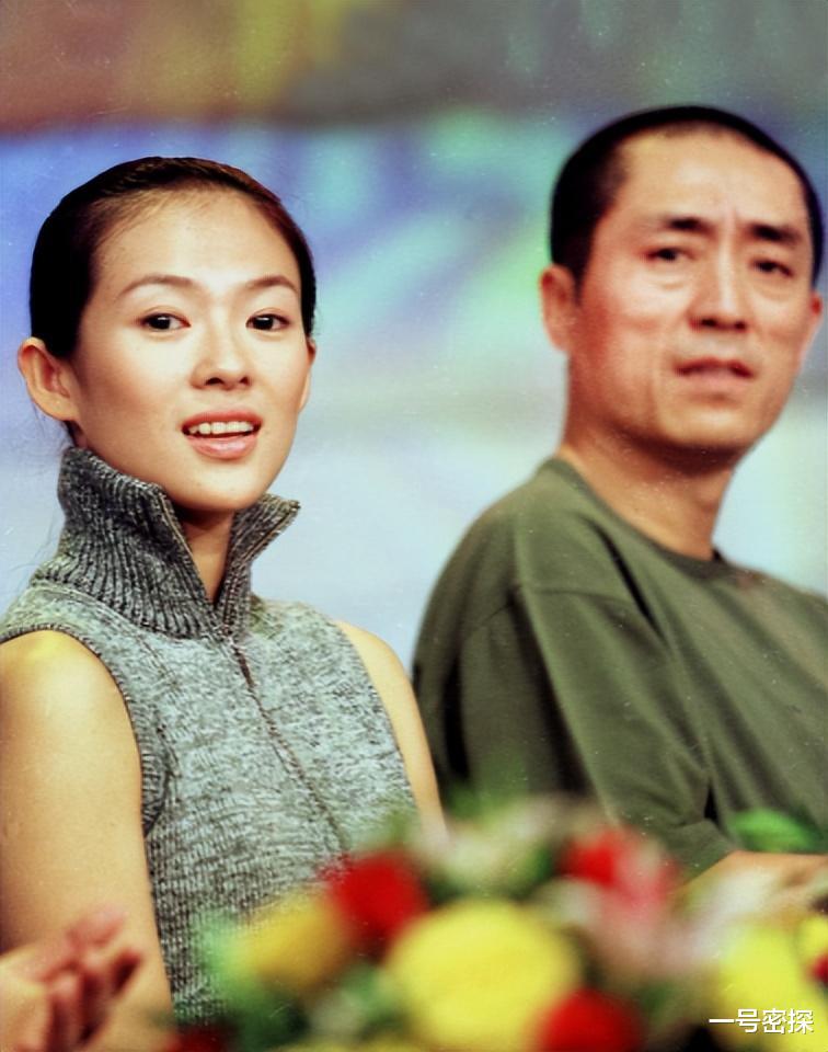 章子怡哽咽致谢张艺谋,张艺谋鞠躬回应!章子怡变柔软了,她老了