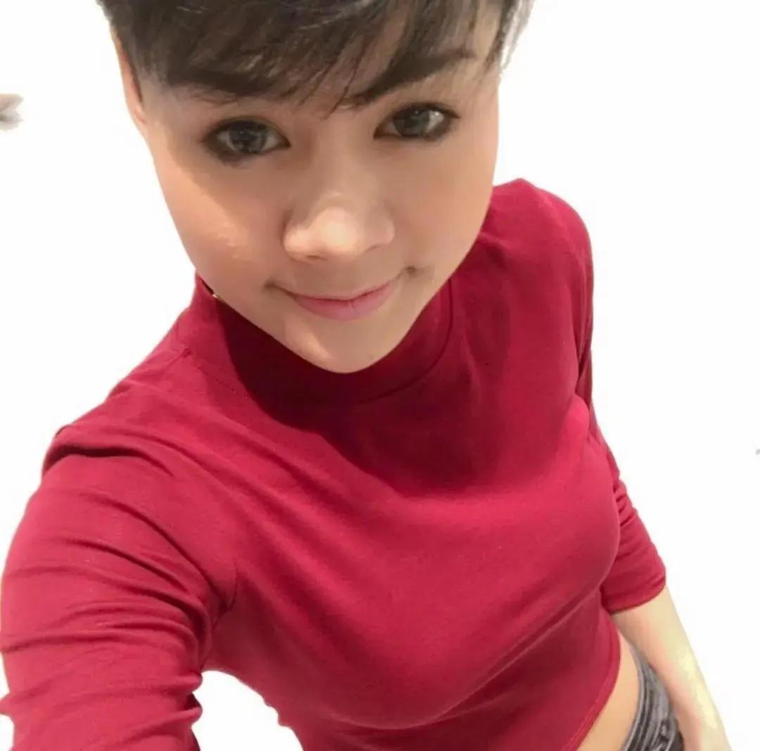 泰王又添新宠，90后欧拉弄崛起，诗妮娜海外尴尬何去何从？