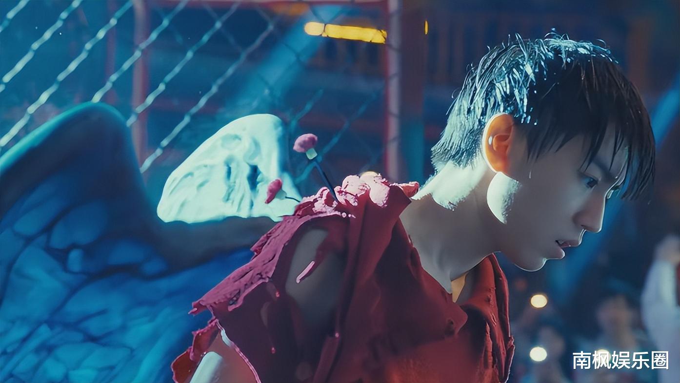 同样是演“电刑”,把王源、王一博与张译放一起对比,差距就出来了