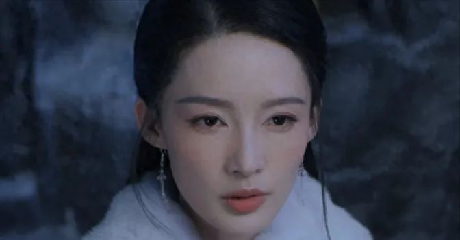 全程张不开嘴，表情僵硬，34岁李沁带来古偶女神教科书式演技