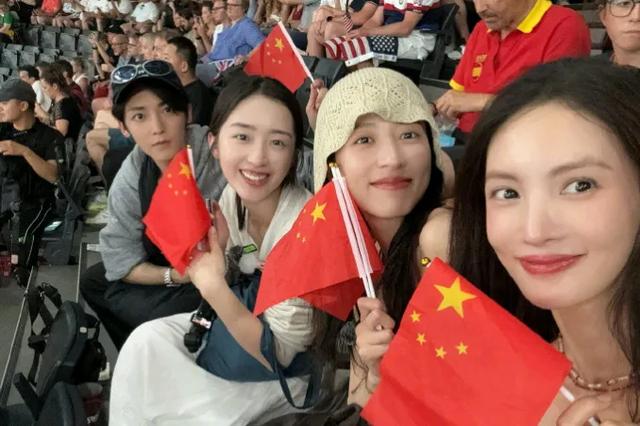 花儿与少年|《花儿与少年》全员晒奥运现场照，一起为中国队加油\uD83C\uDDE8\uD83C\uDDF3