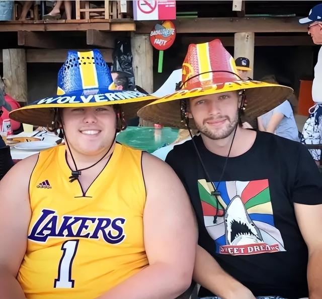 施瓦辛格的两个儿子:健身VS不健身,差别有多大?