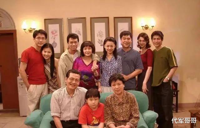 原来他早已离世！患癌化疗5次后病逝，爱妻的做法令人破防